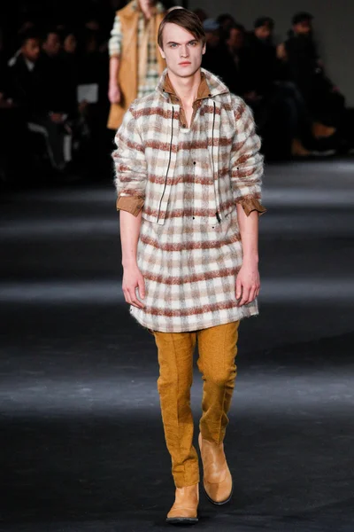 Look 14